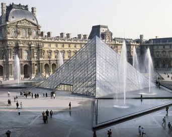 louvre-pyra